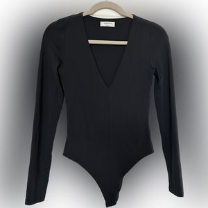Aritzia Contour V-Neck Longsleeve Bodysuit
